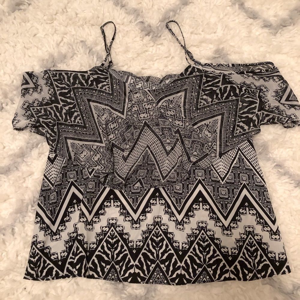XHILARATION Blouse - L